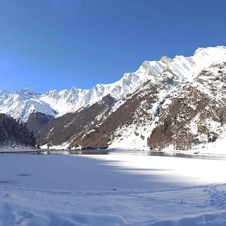 8 Personnes, Estaing